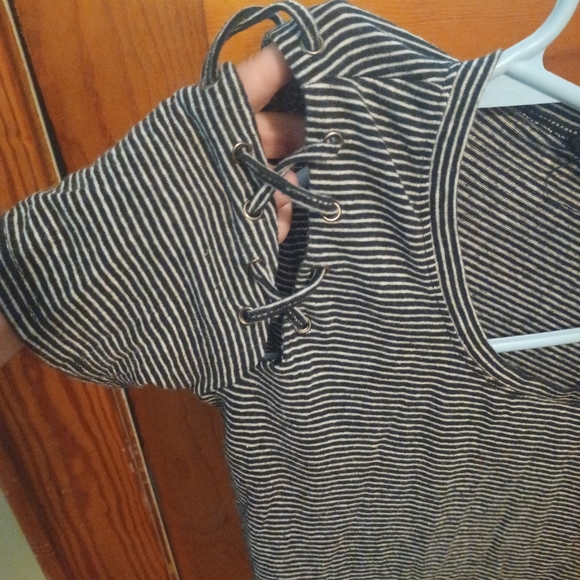 Black pin stripe tee shirt. - Picture 2 of 4